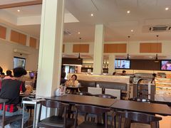 -Chom Cafe and Restaurant