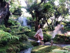 -Chom Cafe and Restaurant