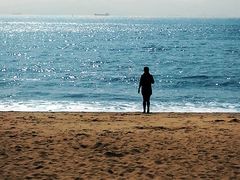 朋友的背影-白城沙滩