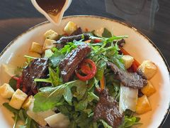 蜜制牛肉配芝麻菜-哈蒙德餐厅