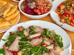 -大众跷脚牛肉馆·非遗传承单位(峨眉山店)