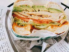 香煎鸡胸牛油果贝果明治-BIG BAGEL(永康路店)