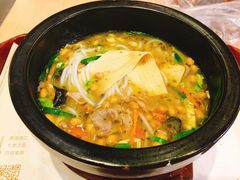 -蒙自源米线大王(东站店)