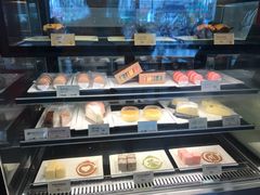 面包甜点陈列柜-麦当劳(四川北路店)