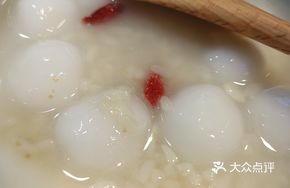 Tangyuan with Sweet Rice Wine and Pudding