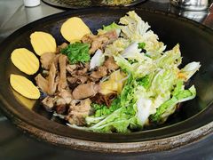 -粘豆包柴火铁锅炖
