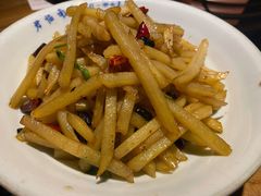 金牌土豆丝-吃饭皇帝大土家民族菜(正大广场店)