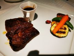 澳洲M6肉眼牛扒配新鲜时蔬-广州塔卢特斯法国旋转餐厅