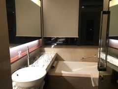 -上海龙之梦万丽酒店