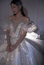 -莫小姐婚纱