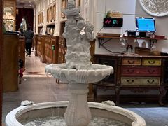 -秘密旅行Bonjour(黑金冠 江南西店)
