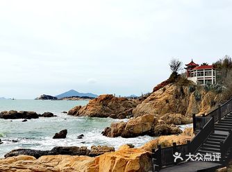 东山岛是一个非常原生态的小岛，甚至有的地方有点“破”