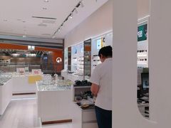 -J-Optical佳视明眼镜·蔡司视觉(青岛金茂览秀城店)