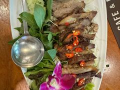 -Chom Cafe and Restaurant