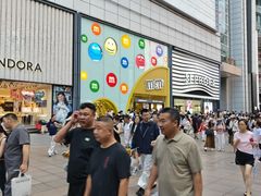 -m豆巧克力世界(上海世茂广场店)