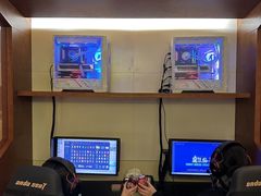 -溯光电竞酒店(西南财大地铁站店)