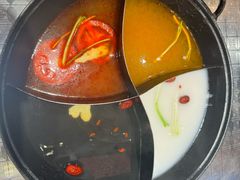 -朱光玉火锅馆(龙阳广场店)