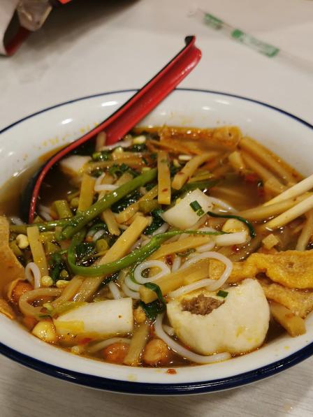 0 服务 : 3.0 爆汁鱼丸螺蛳粉,里面的肉都还冰的