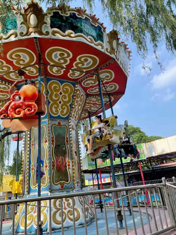 南湖公园-"我家小孩挺喜欢去南湖公园的,今年六一就带.