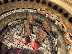 -山川小町·极番烧肉(新地假日广场店)
