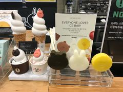 -LINE FRIENDS Garosu-gil Flagship Store