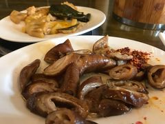 -老鼎万春卤菜(鹭湖宫8区店)