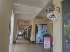 -王府井奥莱临潼小镇(临潼店)