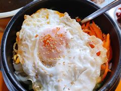 传统石锅拌饭-唯成•韩国炭火烤肉 유성고기