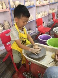 -泥娃娃DIY陶吧(易生活购物公园店)