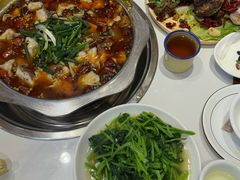 -乡土特色.冷锅鱼.牦牛肉汤锅