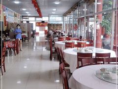 大堂-何适山庄 ·可团建(水长城P2停车场店)