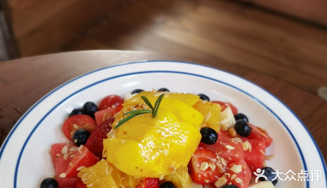 坐拥「东莞」字标打卡台✍