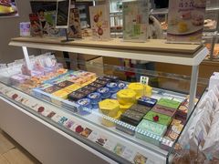 面包甜点陈列柜-好利来(南京路一店)