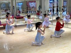 -炫艺舞蹈培训中心(枫尚奥特莱斯店)