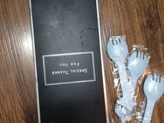 -蜜蜂小象·榴莲千层蛋糕(时代汇11栋店)