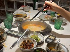 -喃喃椰·糟粕醋·椰子鸡火锅(七堡花园店)