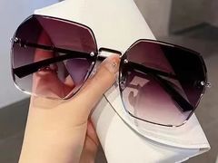 -爱视眸Eyeblling眼镜·依视路·蔡司镜片折扣店(百联南方商城购物中心)