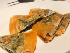 招牌春韭鲜虾脆薄饼-桂满陇·蟹黄小笼汤包(环球港店)