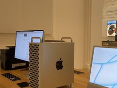 -Apple Store(Brisbane)