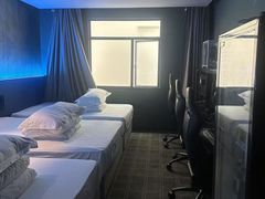 -粤塔X趣影电竞酒店(天河广场车陂地铁站店)