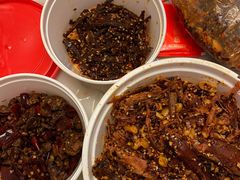 麻辣牛肉干-鑫记婆婆兔·成都特产·兔头手撕兔(太古里店)