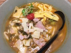 茄汁黑猪片儿川-陳八两面家(滨江天街店)