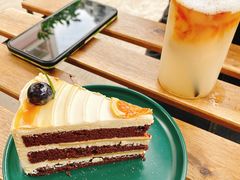 海盐焦糖蛋糕切件-转山咖啡(松柏社区店)