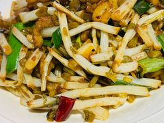 -魏铭鱼头捞饭(晋阳路店)