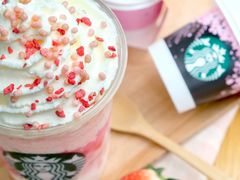 草莓蜜糖花見忌廉星冰樂-星巴克(信达城店)