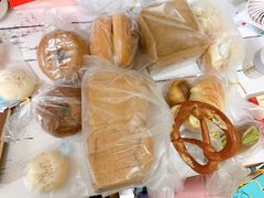 -沁屋面包店(人民东路店)