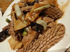 -泉畔人家·老济南经典鲁菜(大明湖店)