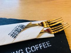 餐具摆设-ZING COFFEE 镜咖啡