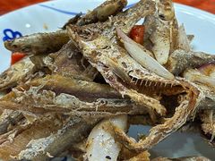 干炸小鱼-芦茨金富饭庄·25年老字号·专做稻草鸡