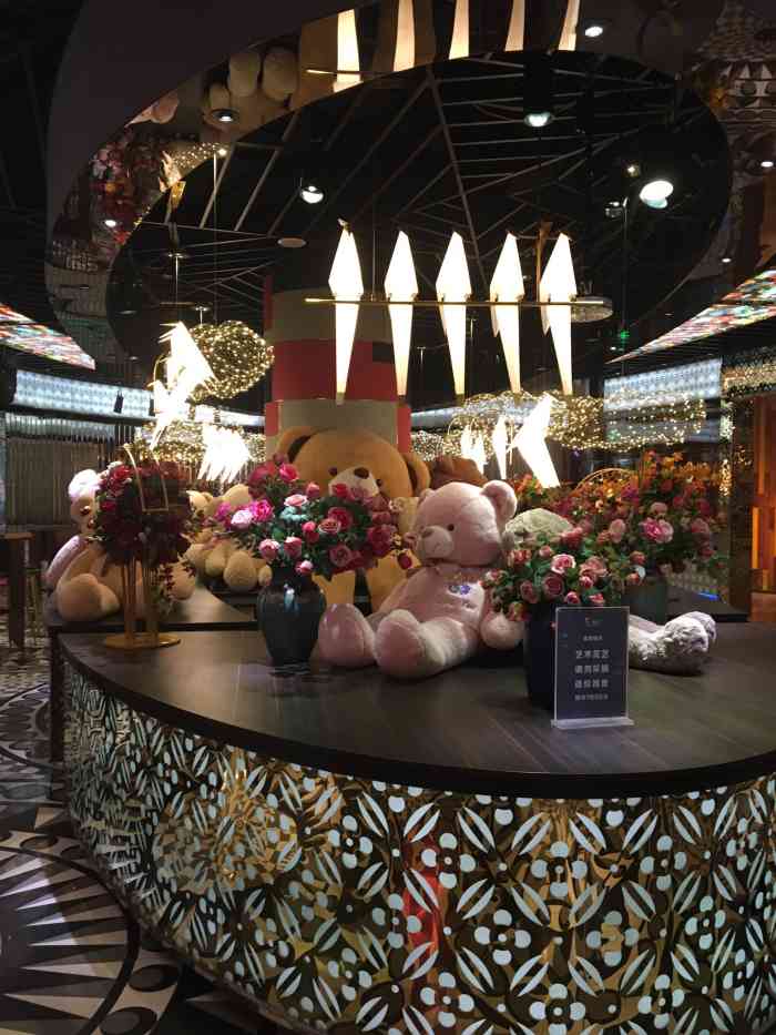 k 全国连锁ktv(绿地缤纷天地店)-"服务很到位,希望改进一下自助餐时间